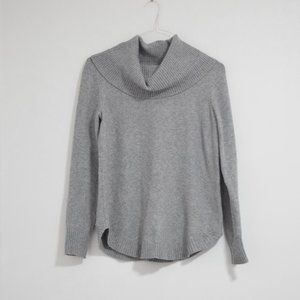 TAHARI Grey Fine Knit Turtleneck Sweater | Size S